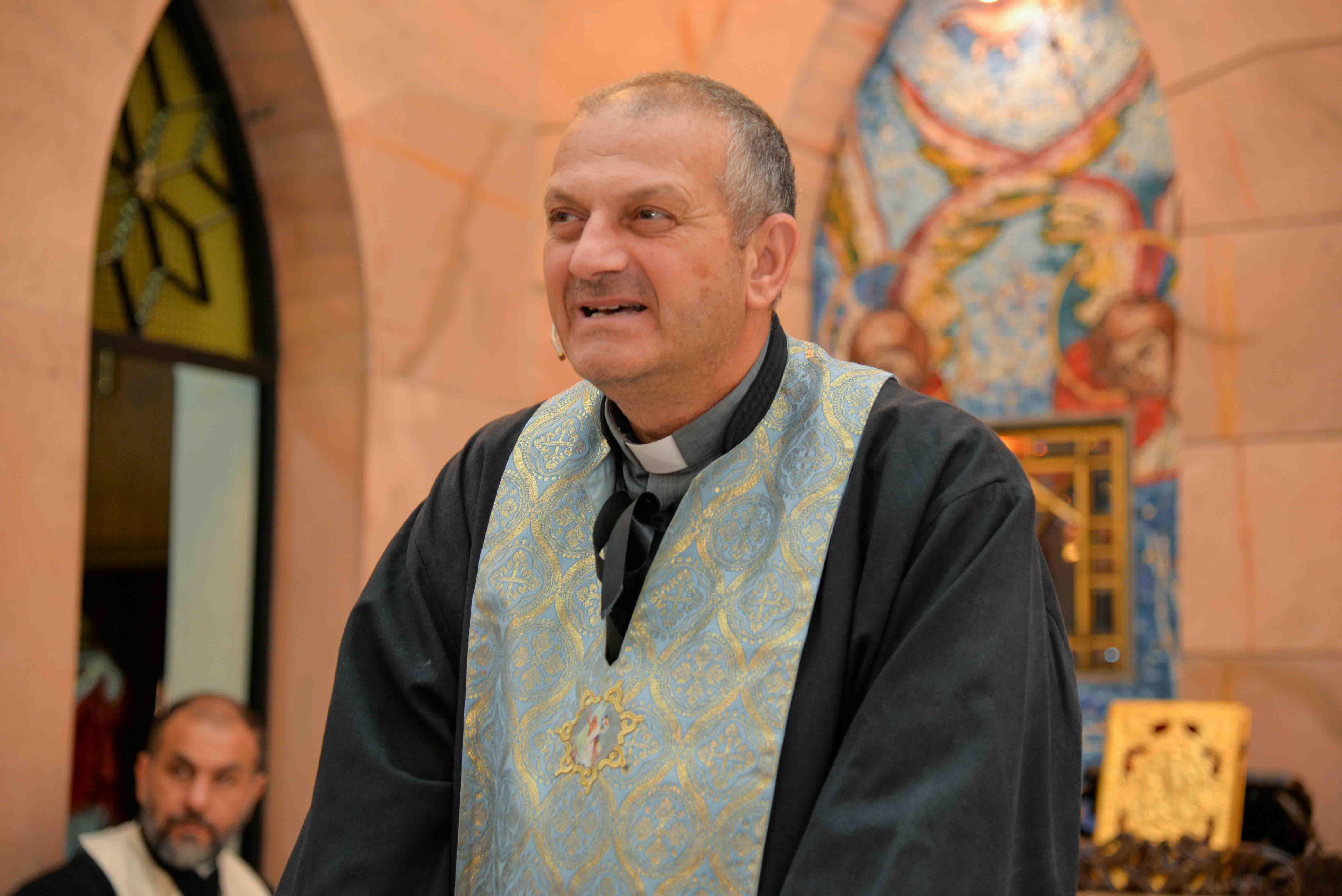 مشاركة الأب جاك مراد في الشهر المريمي-121